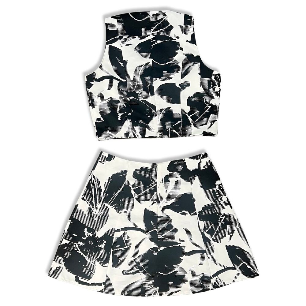 Lucy Paris Black White Flowers Floral Brocade Crop Top Mini Skirt Set size M - Picture 8 of 9